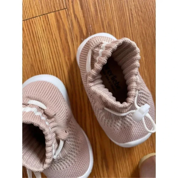 Babygirl shoe bundle Baby Uggs Size 2/3 Glitter sandals size 4 Cat & jack p - Picture 10 of 11